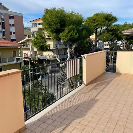 Apartment Paradiso *